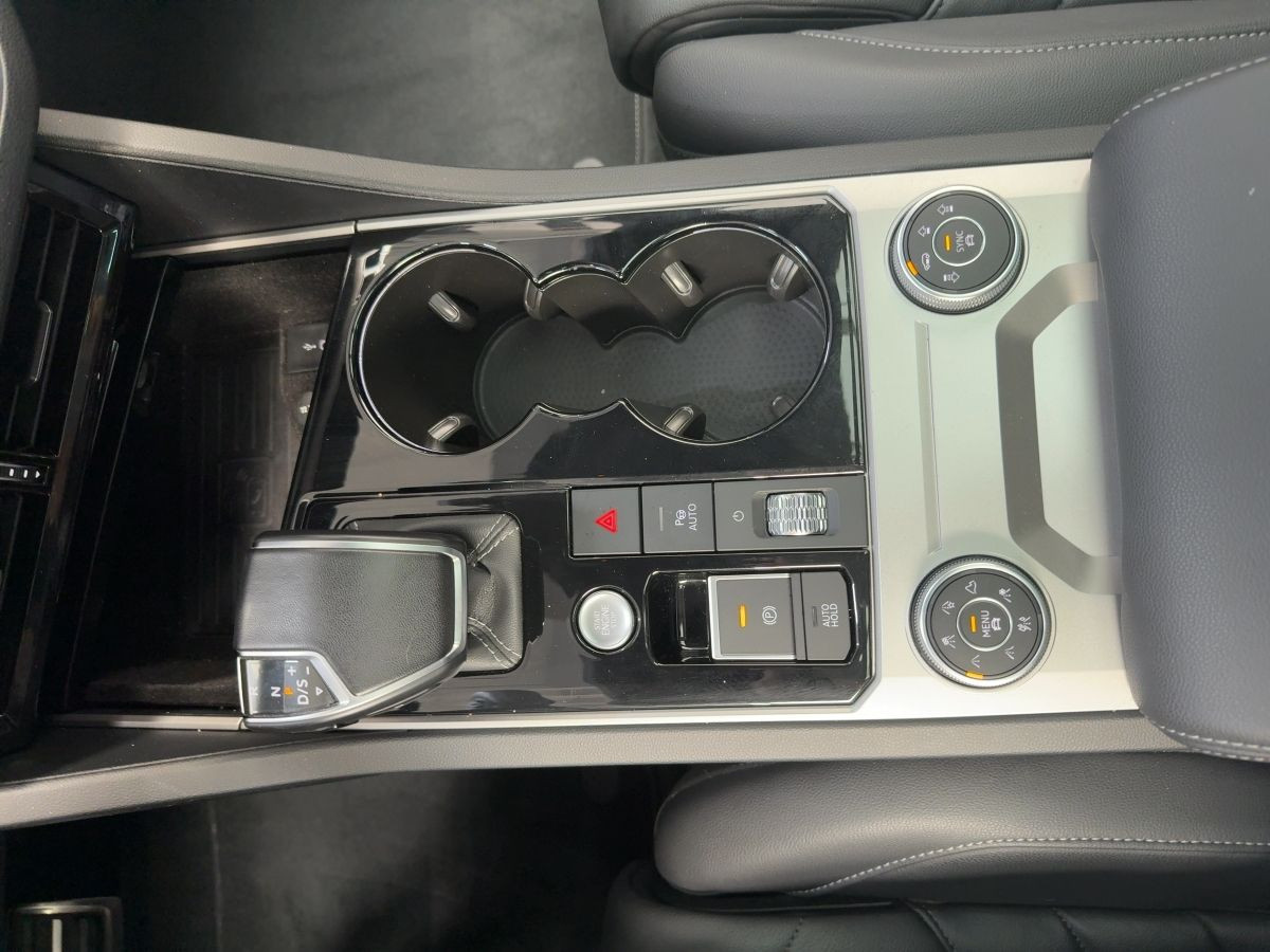 Touareg 3.0 V6 TDI DSG 4M R-Line AHK Navi Pano Standh. Area View