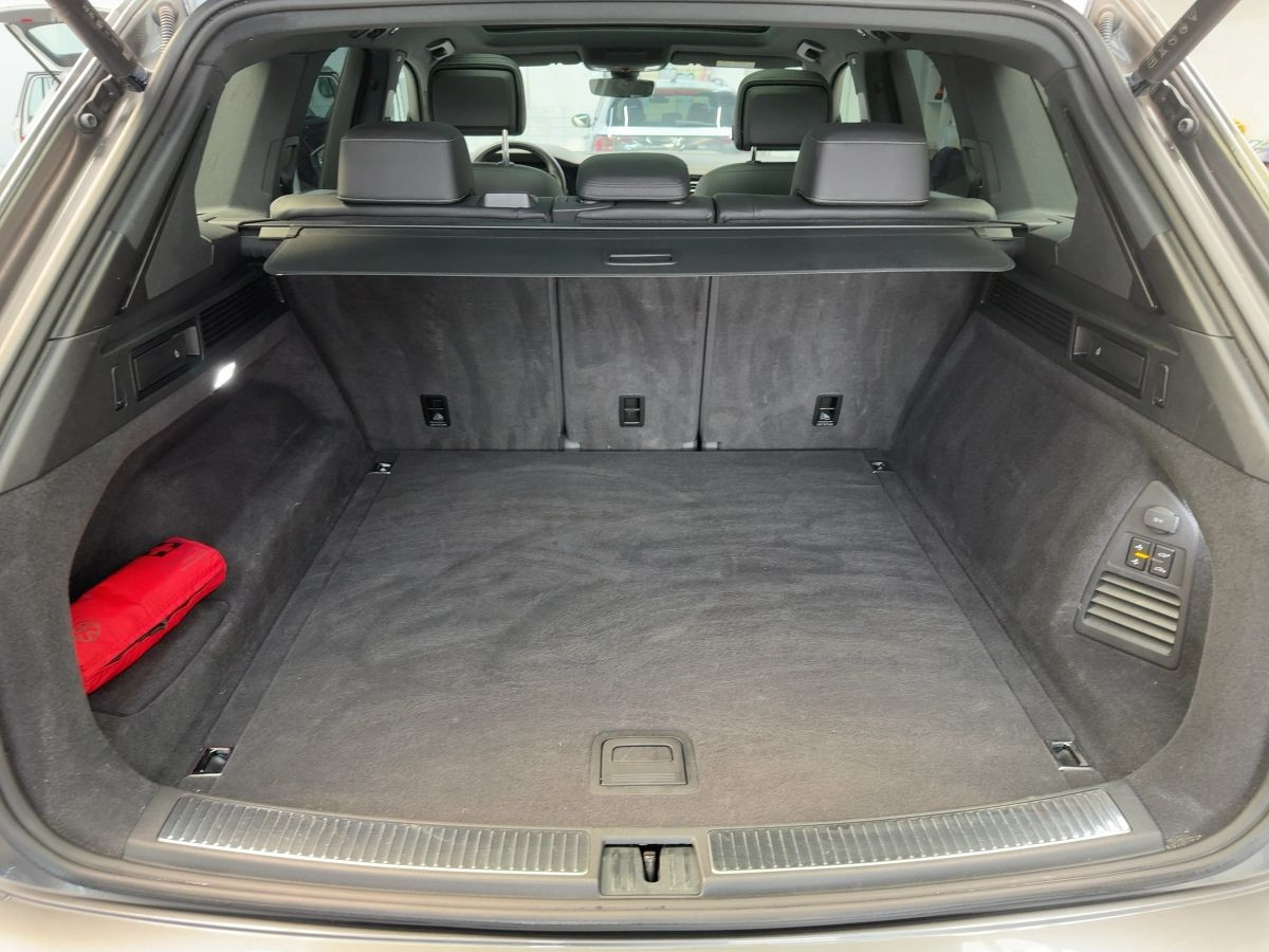 Touareg 3.0 V6 TDI DSG 4M R-Line AHK Navi Pano Standh. Area View