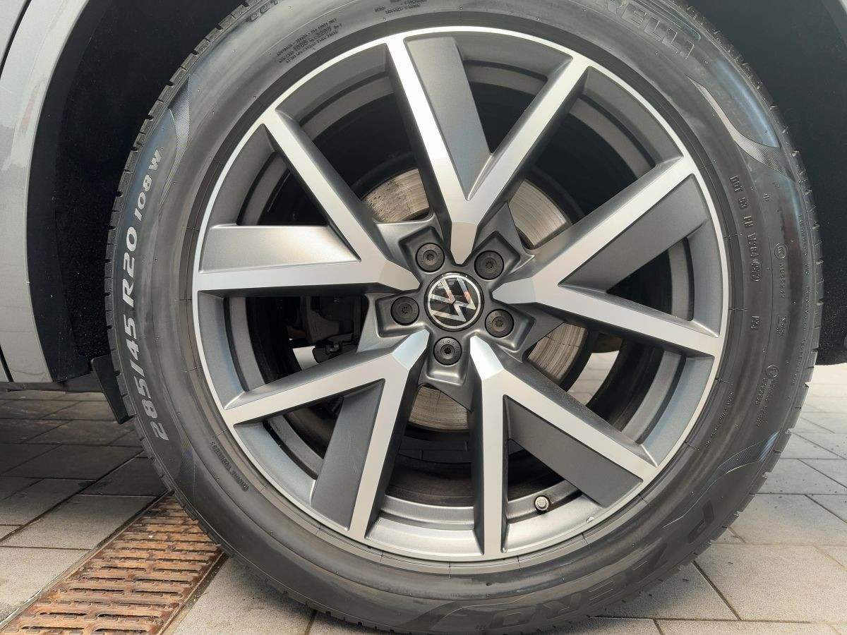 Touareg 3.0 V6 TDI DSG 4M R-Line AHK Navi Pano Standh. Area View