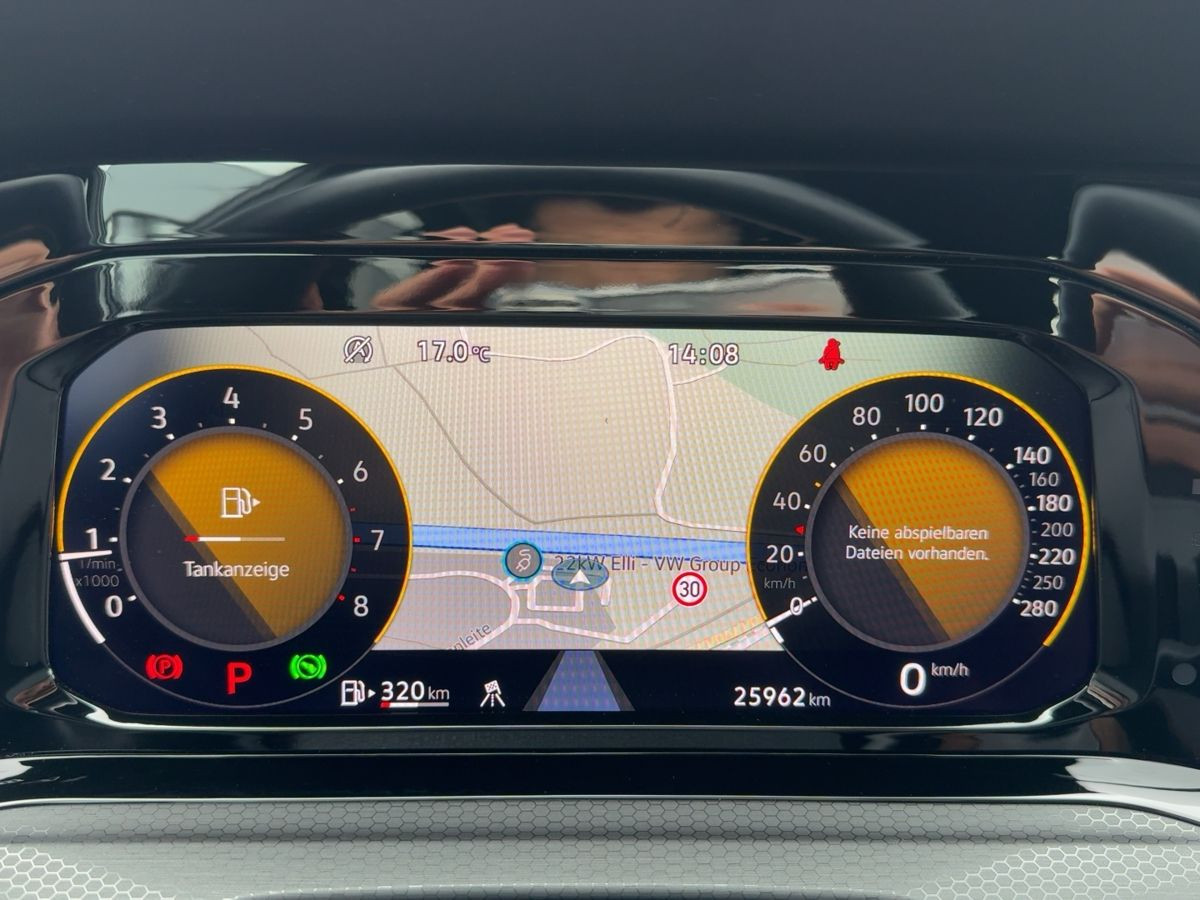 Golf VIII GTI Clubsport 2.0 TSI DSG ACC Navi LED-Matrix Pano Kamera Bluet. Sitzh.