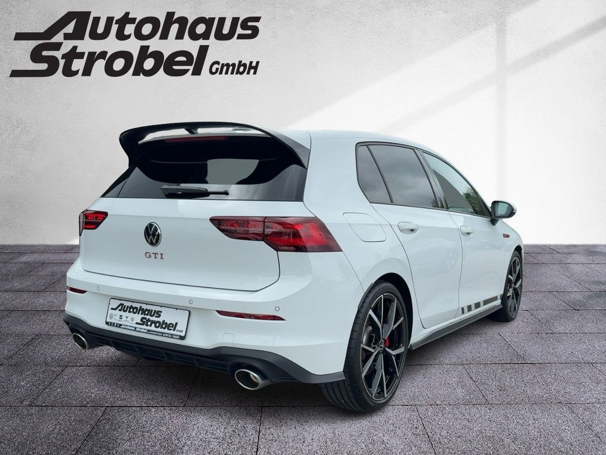 Golf VIII GTI Clubsport 2.0 TSI DSG ACC Navi LED-Matrix Pano Kamera Bluet. Sitzh.