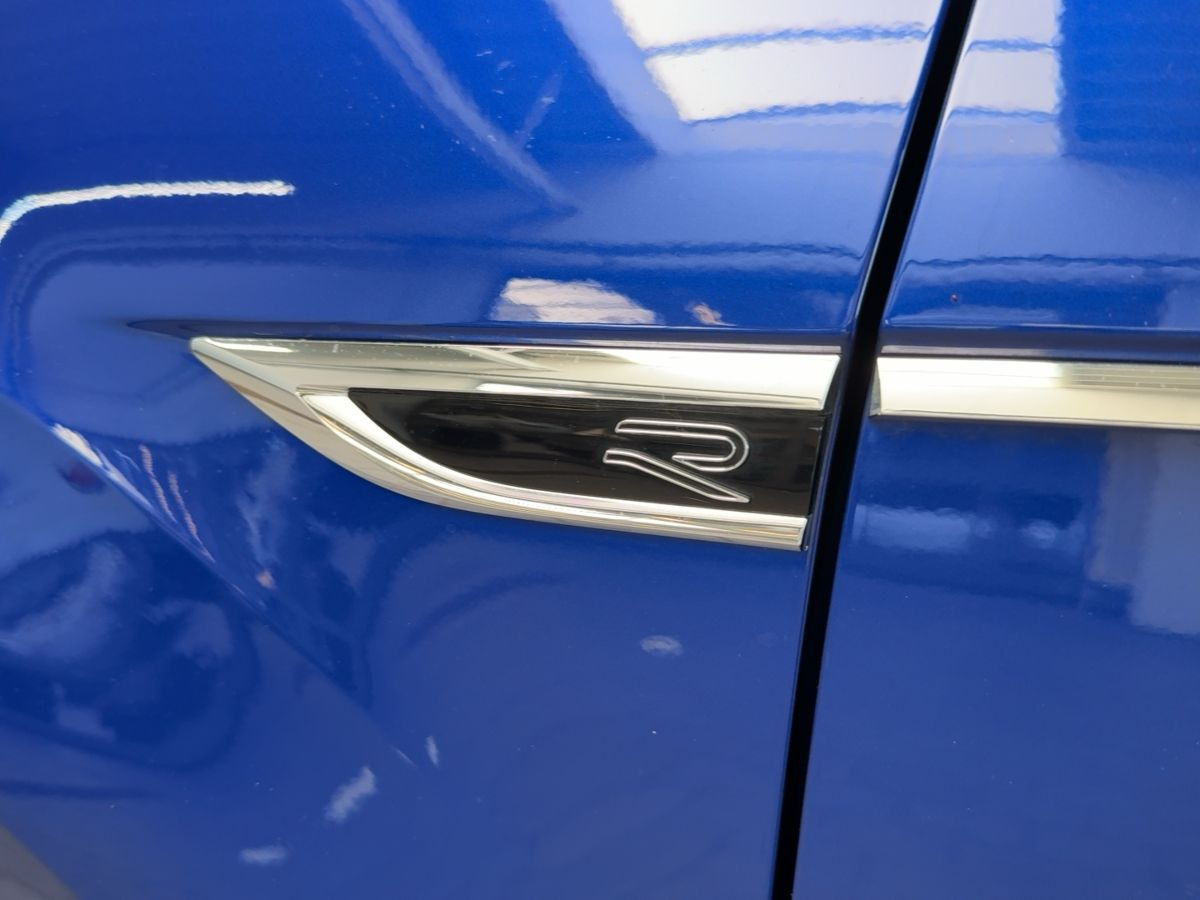 T-Roc 2.0 TSI DSG 4M R-Line ACC Navi LED-Matrix Pano Kamera