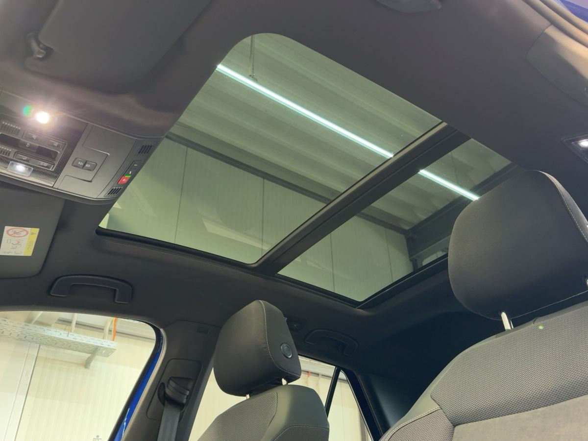 T-Roc 2.0 TSI DSG 4M R-Line ACC Navi LED-Matrix Pano Kamera