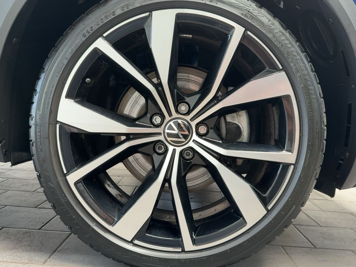 T-Roc 2.0 TSI DSG 4M R-Line ACC Navi LED-Matrix Pano Kamera