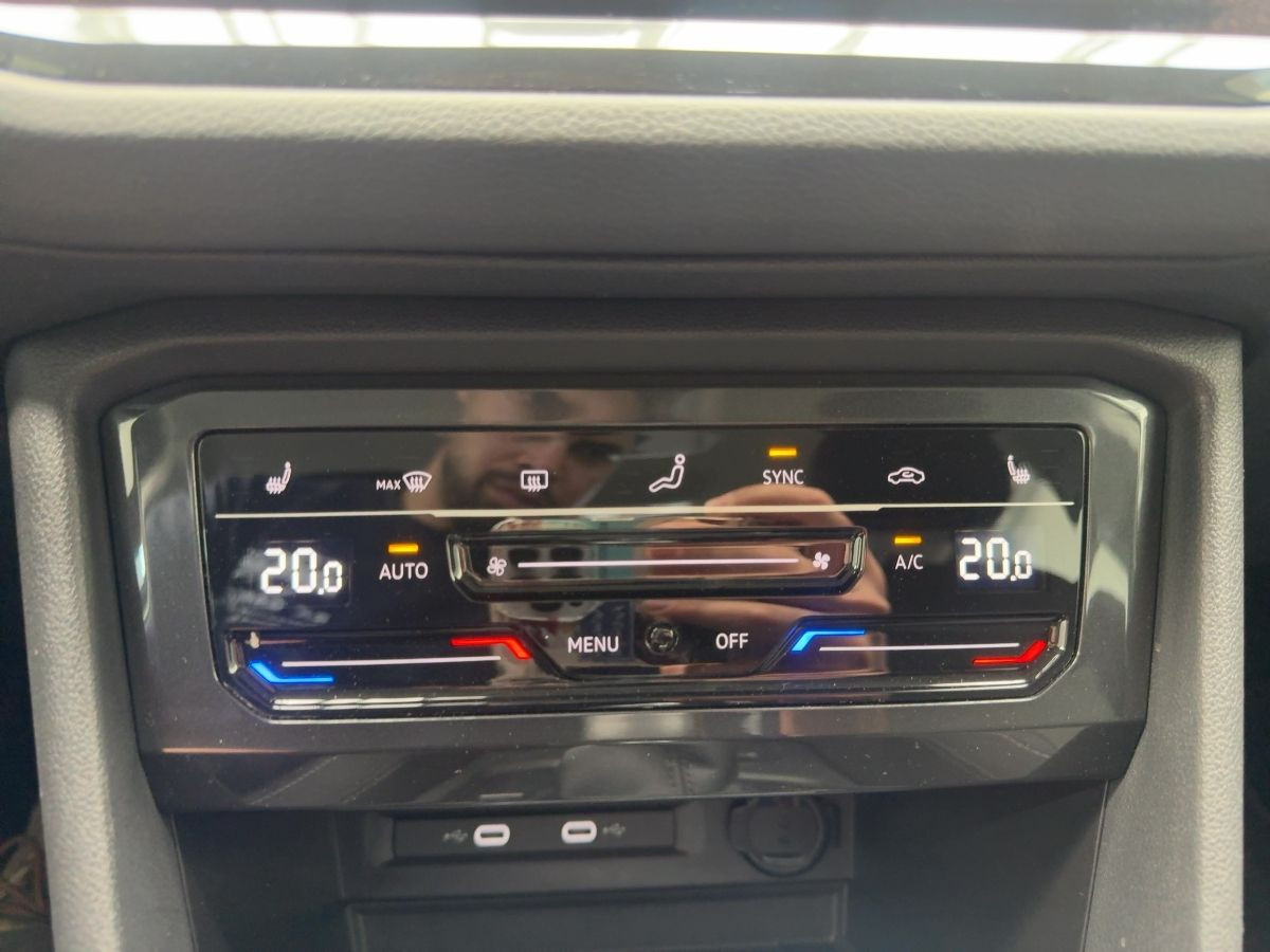 Tiguan 2.0 TDI DSG Elegance ACC Navi LED-Matrix Sitzh. Climatronic Lane-Ass. DAB+