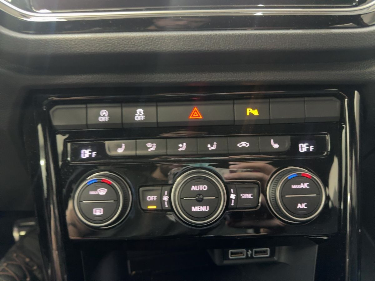 T-Roc R 2.0 TSI DSG 4M ACC DCC LED Navi Pano. Akrapovic Kamera