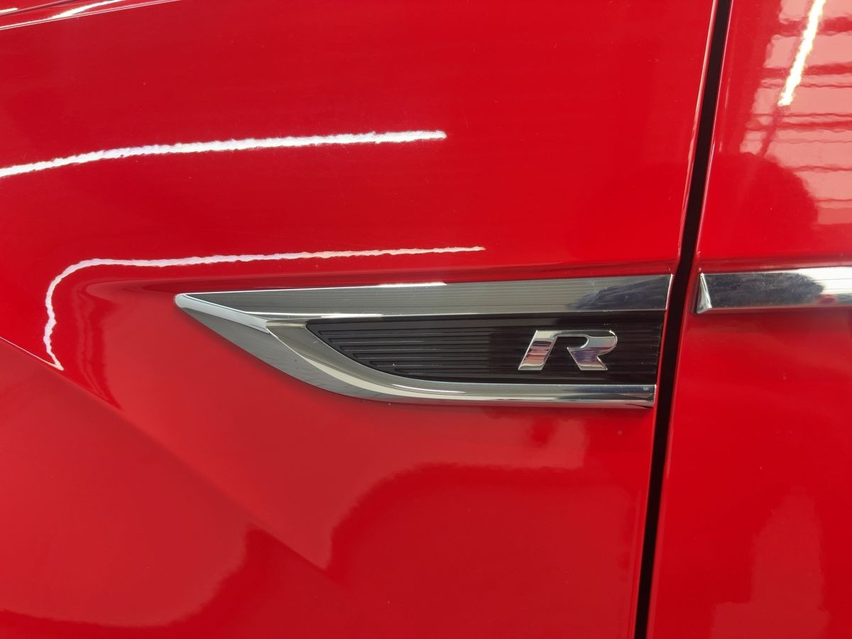T-Roc R 2.0 TSI DSG 4M ACC DCC LED Navi Pano. Akrapovic Kamera