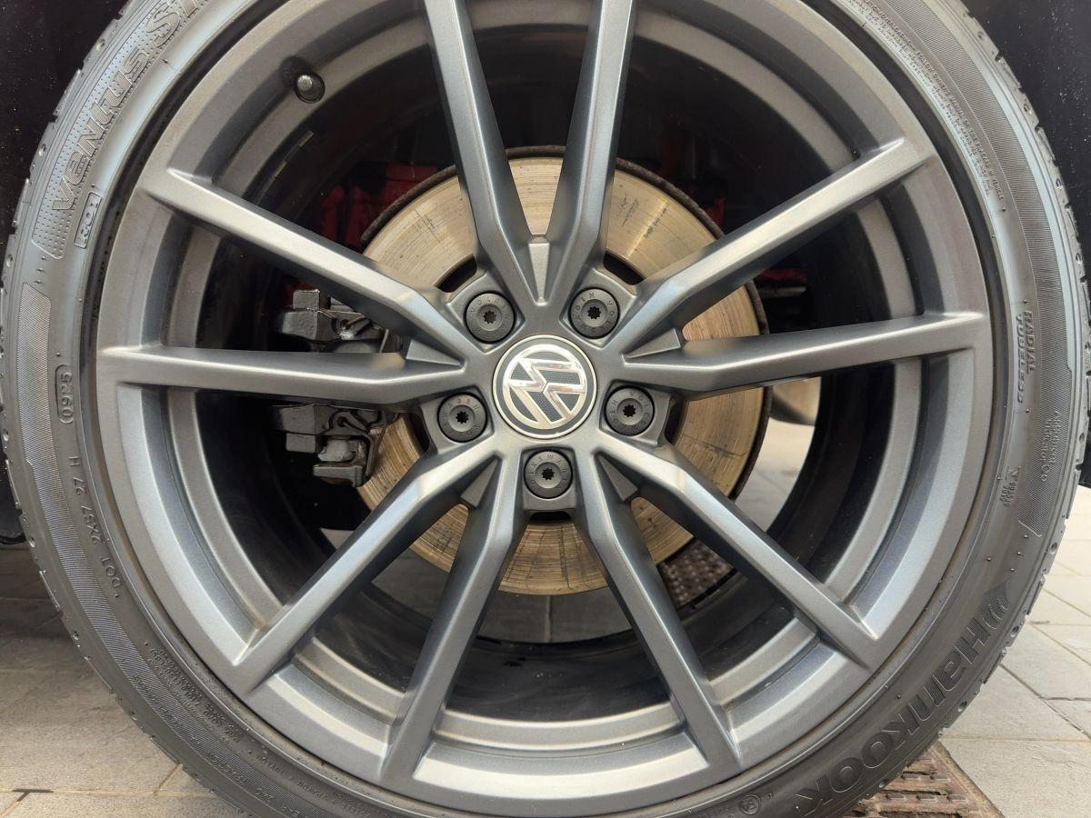 T-Roc R 2.0 TSI DSG 4M ACC DCC LED Navi Pano. Akrapovic Kamera