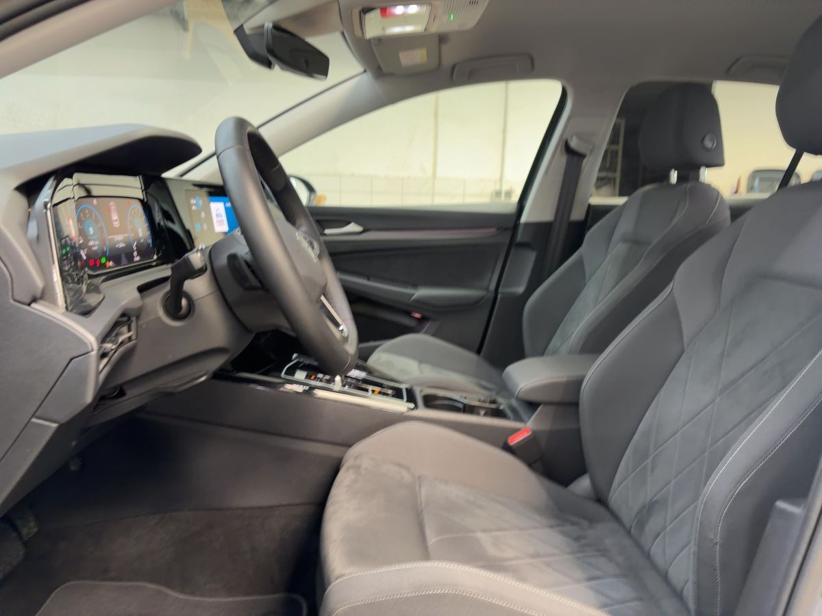 Golf VIII 2.0 TSI DSG 4M Style ACC ergo LED Keyless Bluet. Sitzh. Climatronic