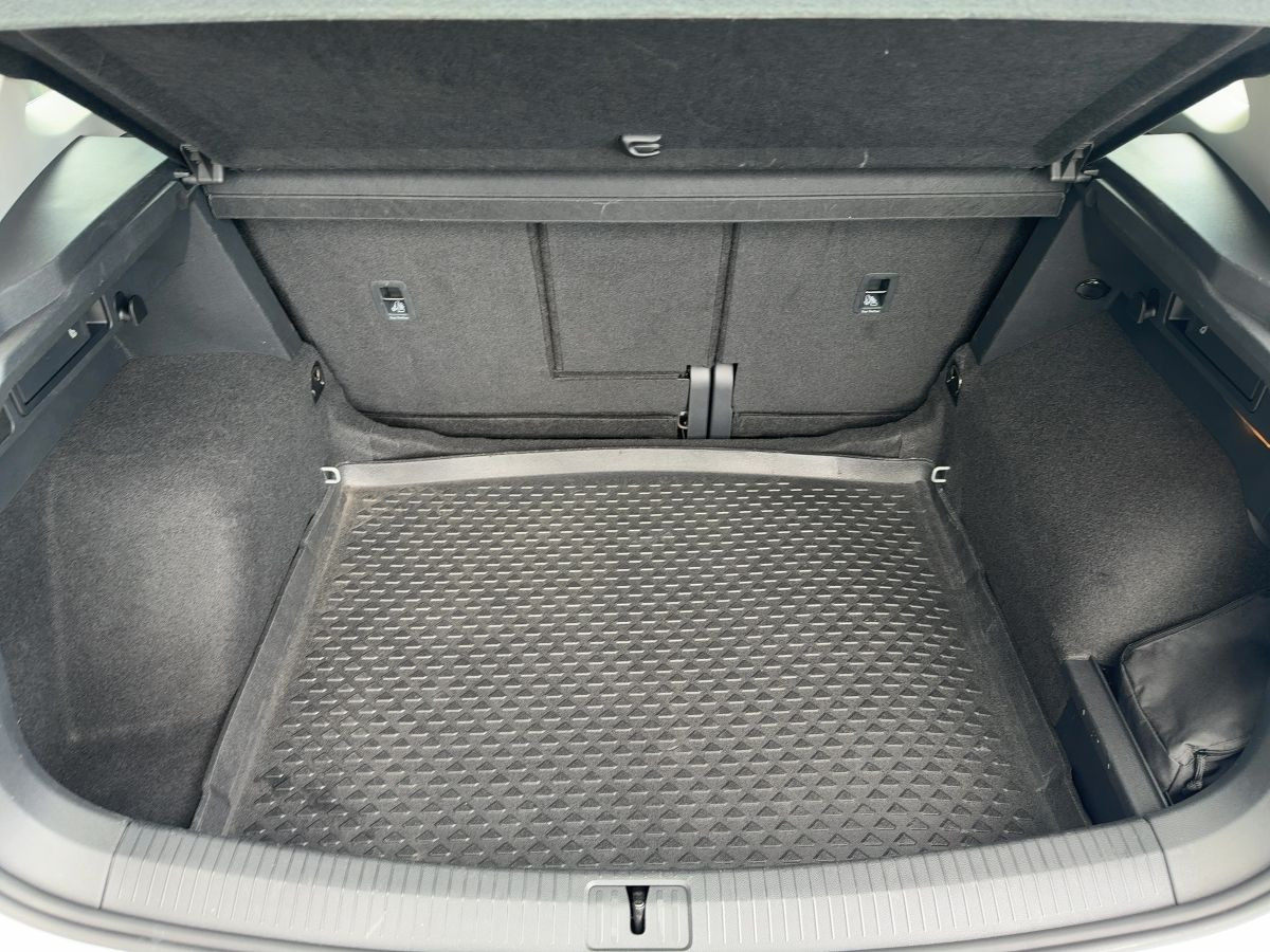 Tiguan 1.5 TSI DSG Elegance ACC Navi LED-Matrix Kamera Sitzh. Climatronic Bluet.
