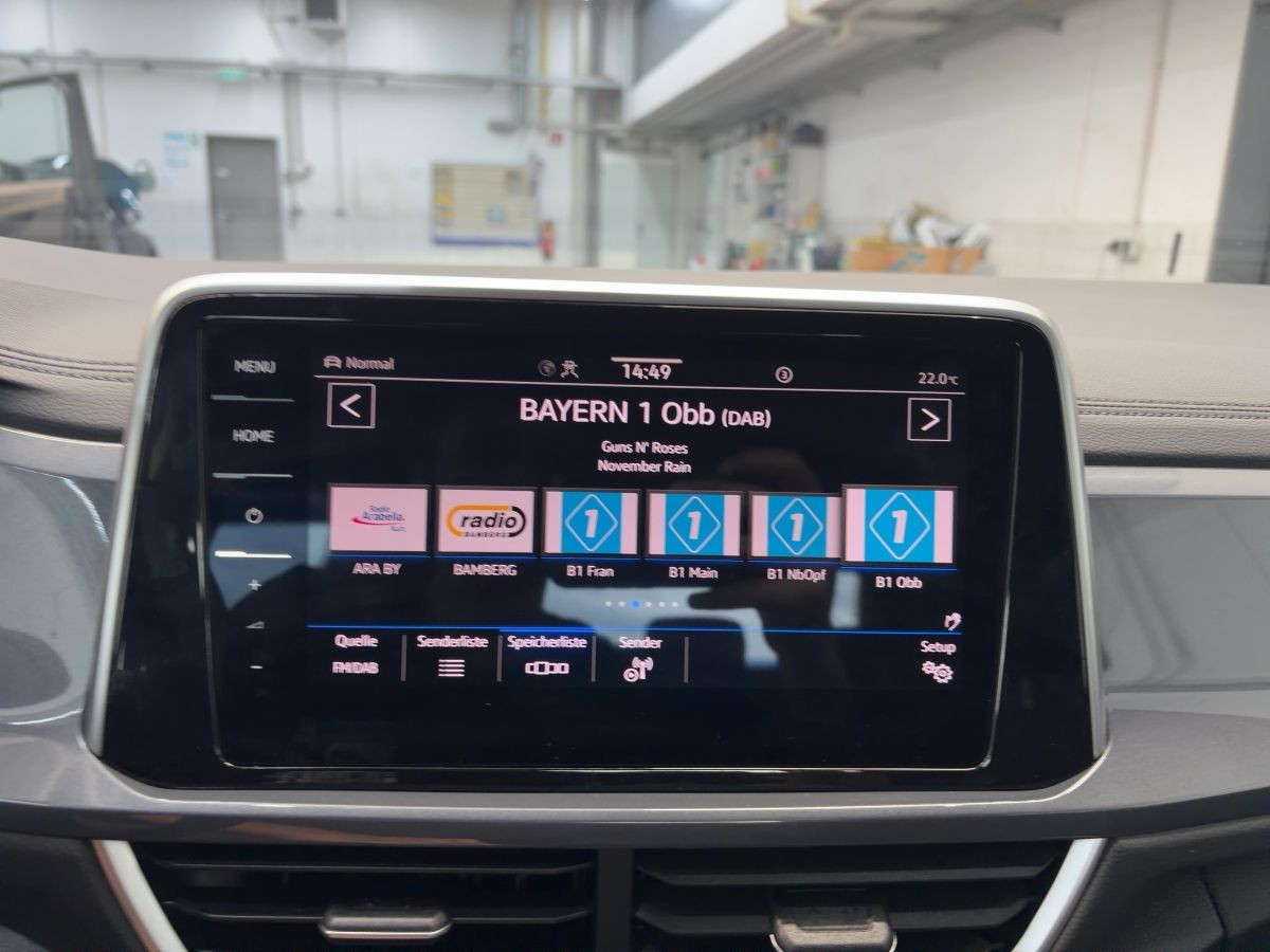 T-Roc 1.5 TSI DSG ACC AHK Navi LED-Plus Standh. Sitzh. Climatronic Lane-Ass DAB+