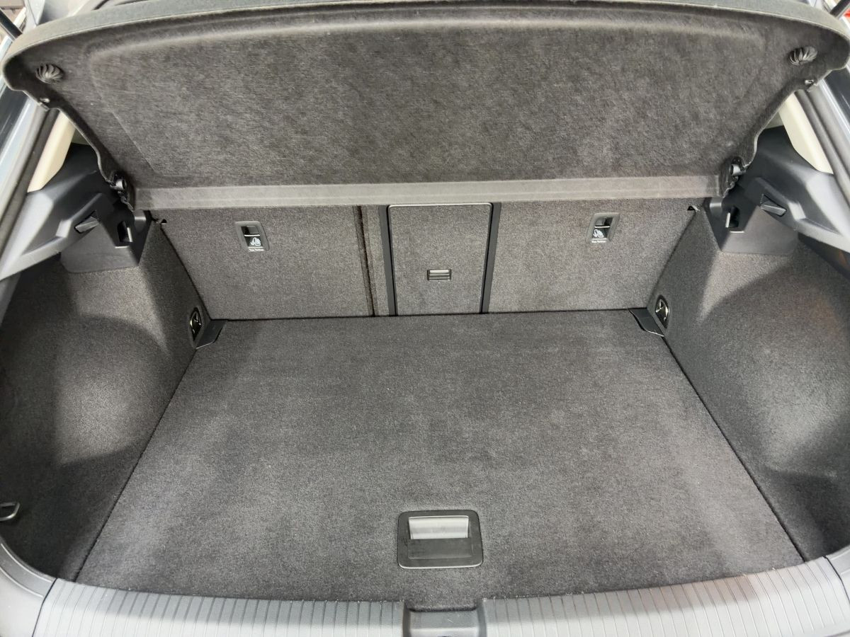 T-Roc 1.5 TSI DSG ACC AHK Navi LED-Plus Standh. Sitzh. Climatronic Lane-Ass DAB+