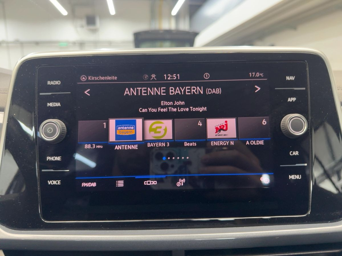 T-Roc 1.5 TSI DSG ACC LED-Plus Navi Sitzh. Einparkh. Climatronic Lane-Ass. DAB+