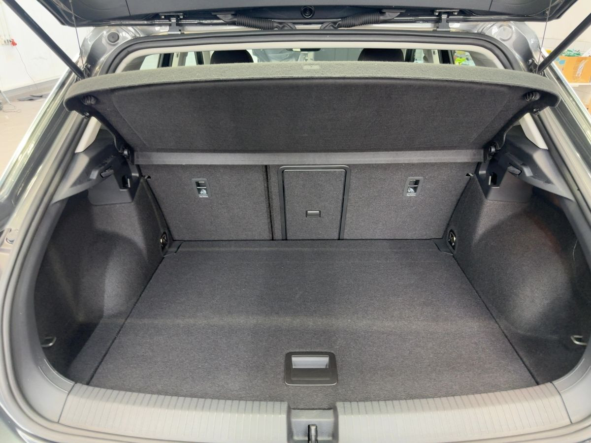T-Roc 1.5 TSI DSG ACC LED-Plus Navi Sitzh. Einparkh. Climatronic Lane-Ass. DAB+