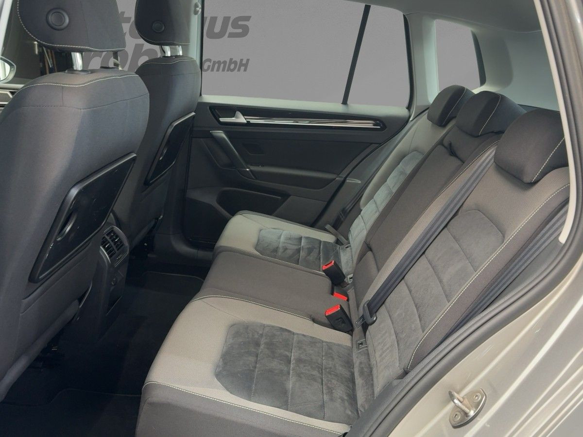 Golf Sportsvan 2.0 TDI DSG Highline AHK BI-Xenon Navi Parkp. Climatronic