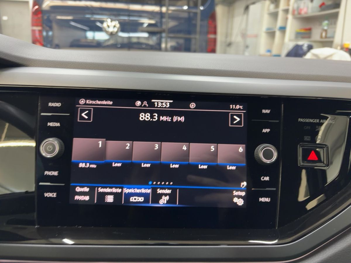 Polo 1.0 TSI DSG R-Line ACC Navi LED-Matrix Kamera Keyless Bluet. Sitzh.