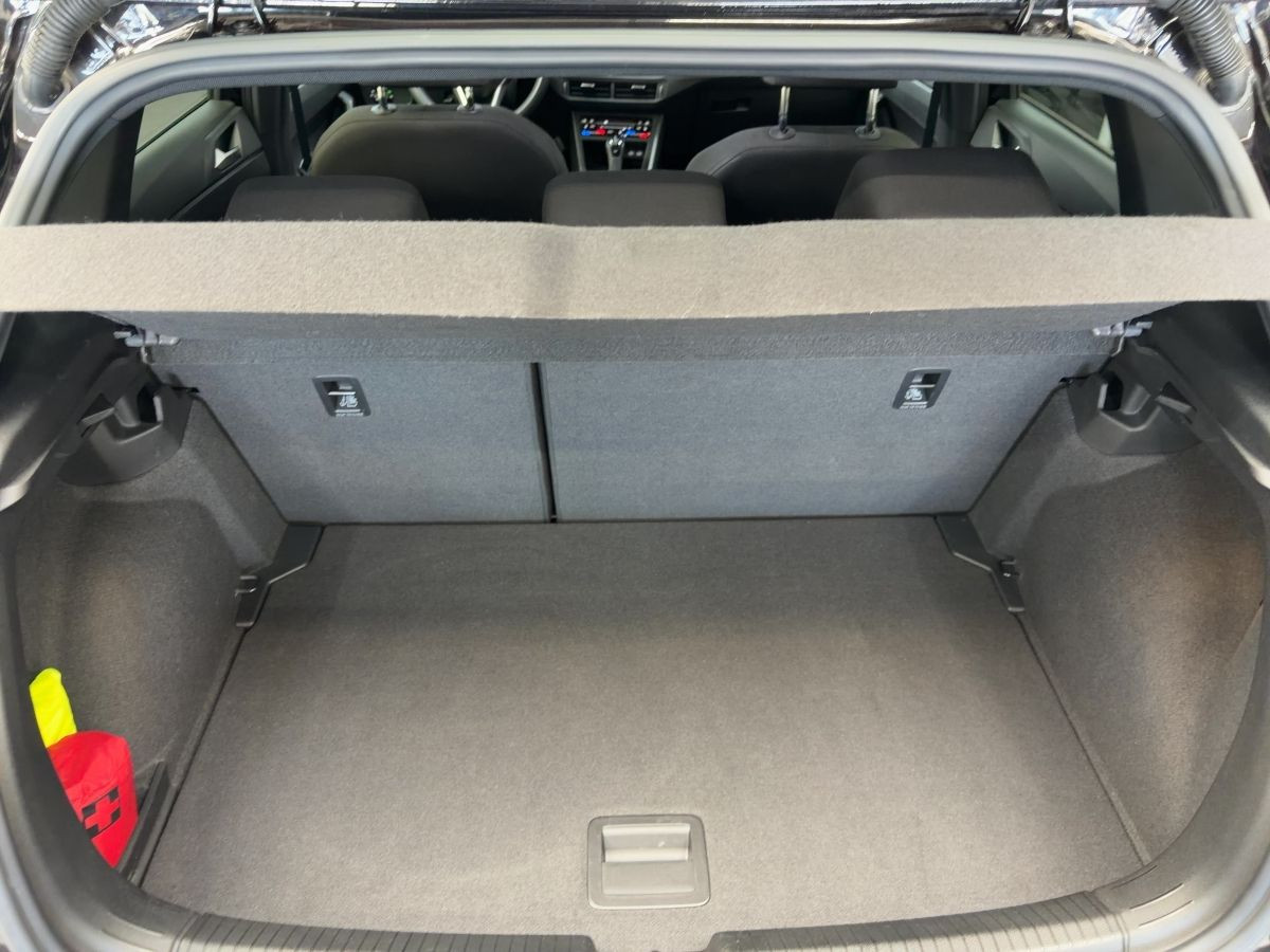Polo 1.0 TSI DSG R-Line ACC Navi LED-Matrix Kamera Keyless Bluet. Sitzh.