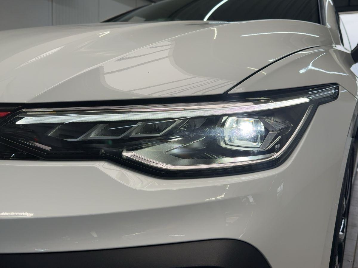 Golf VIII GTI 2.0 TSI DSG ACC Navi Kamera LED-Plus Lane Ass. Bluet. Sitzh.