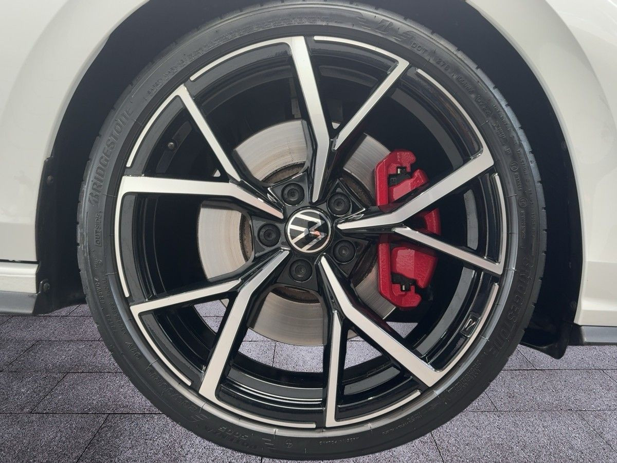 Golf VIII GTI 2.0 TSI DSG ACC Navi Kamera LED-Plus Lane Ass. Bluet. Sitzh.