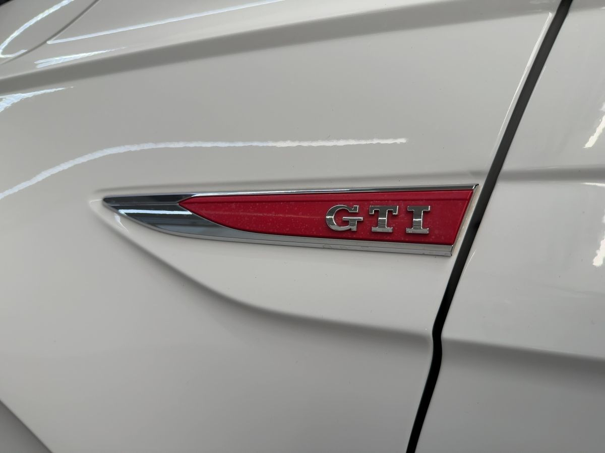 Polo GTI 2.0 TSI DSG LED ACC Kamera Einparkh. Bluet. Sitzh.