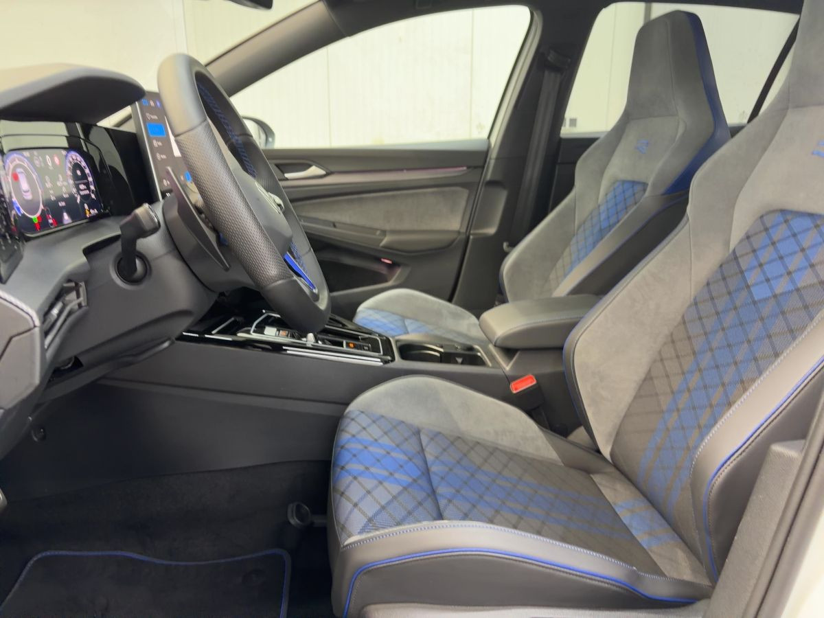 Golf VIII R 2.0 TSI DSG 4M