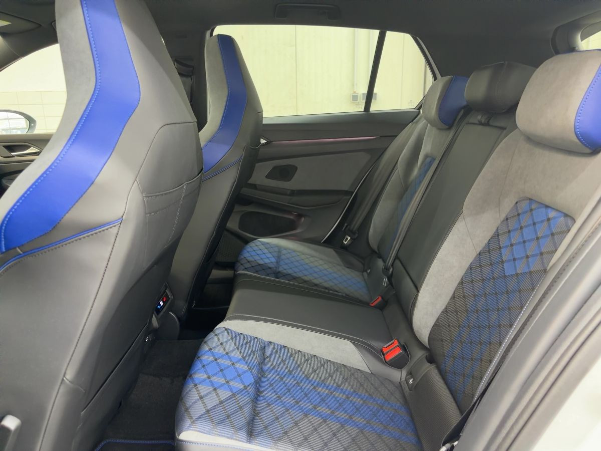 Golf VIII R 2.0 TSI DSG 4M