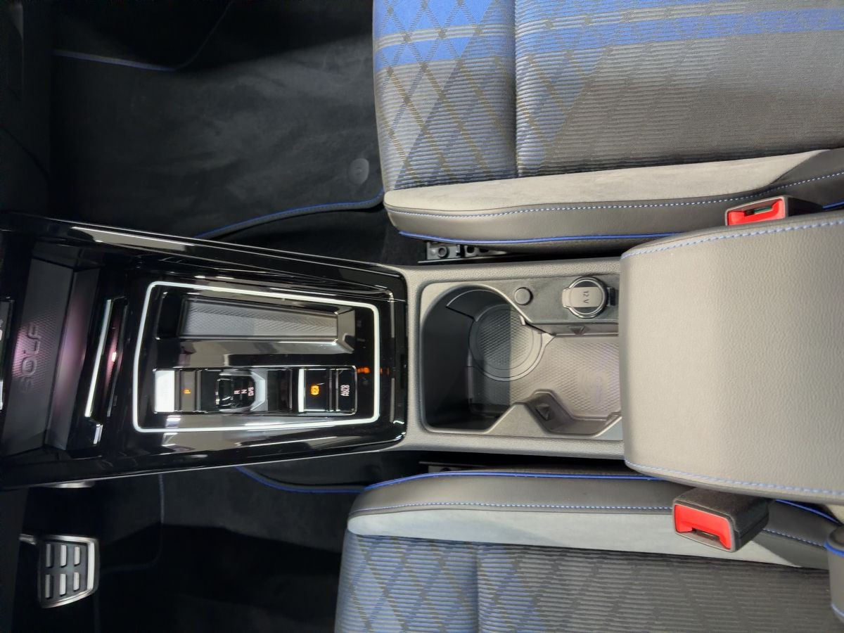 Golf VIII R 2.0 TSI DSG 4M
