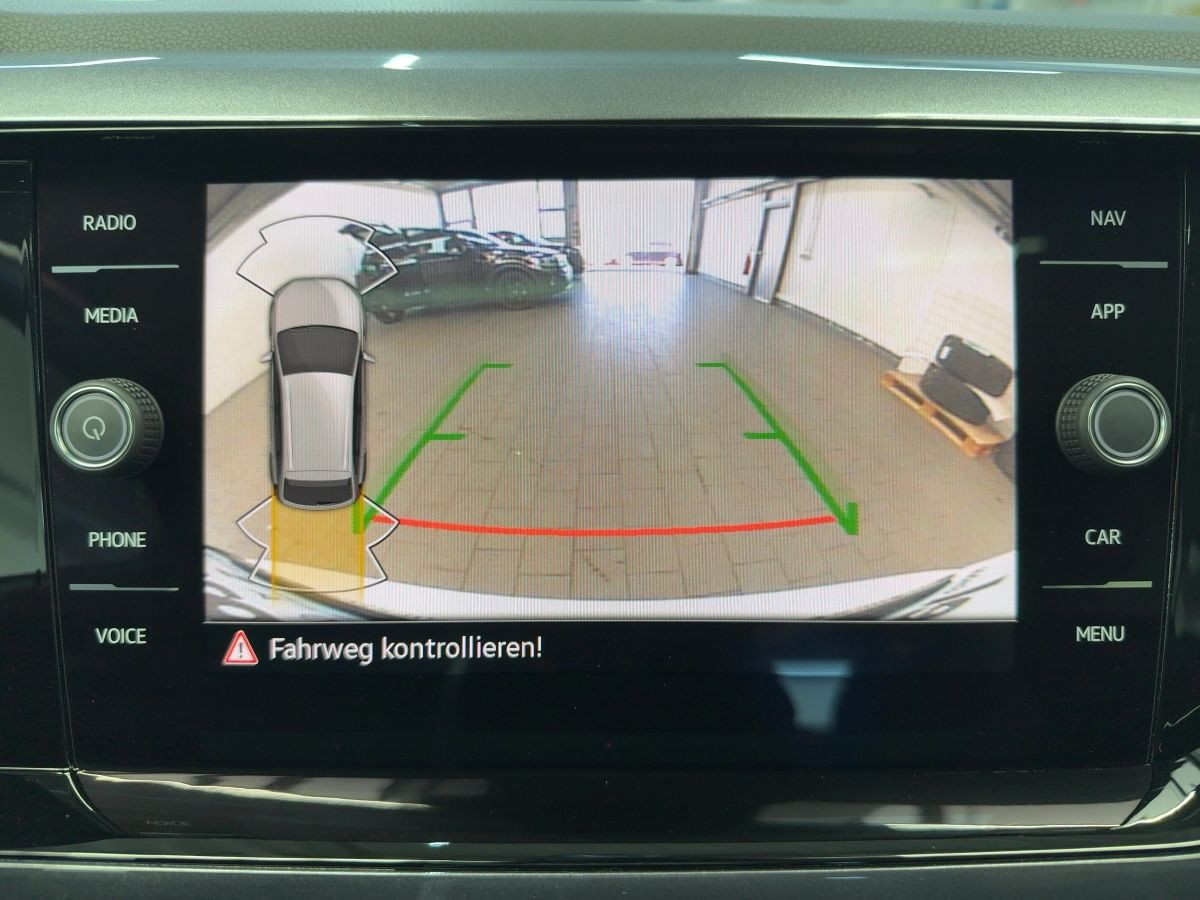 Taigo 1.5 TSI DSG Style AHK Navi Pano LED-Matrix Kamera Bluet. Sitzh.