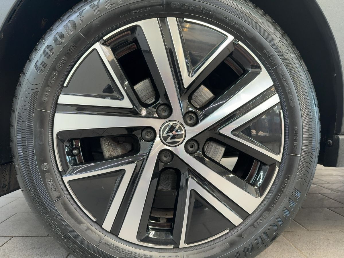 Taigo 1.5 TSI DSG Style AHK Navi Pano LED-Matrix Kamera Bluet. Sitzh.