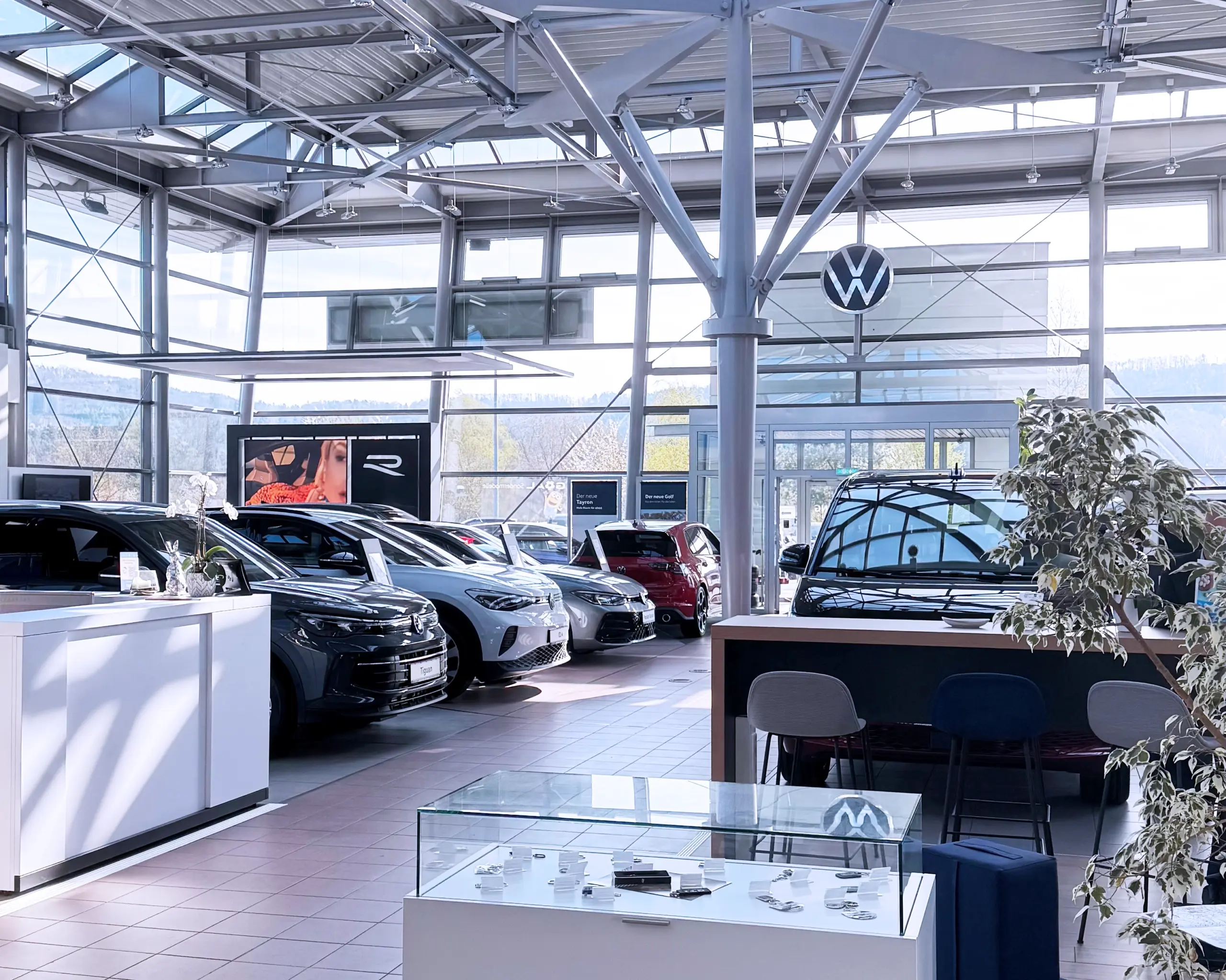 5-4_showroom-1